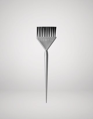 Gear Brush Wide Long Redkeniltä